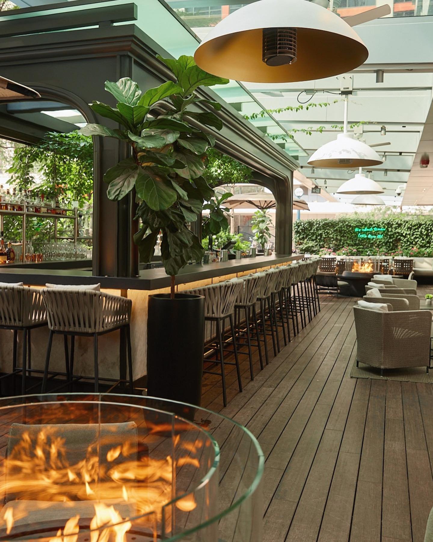 EPOCH Bar & Kitchen Terrace at The Ritz-Carlton Toronto