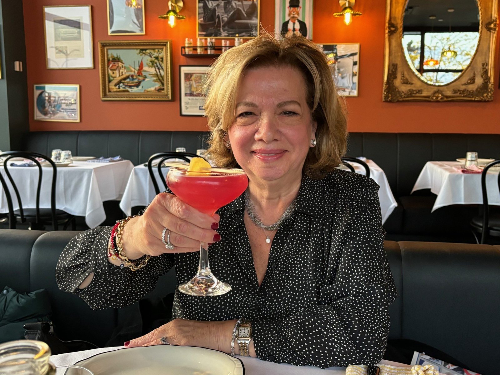 Discover the rise of Bernies Pizza Martini Bar, a new sensation on Montreal’s West Island, a sit-down restaurant specializing in tavern-style pizza. A must-visit!