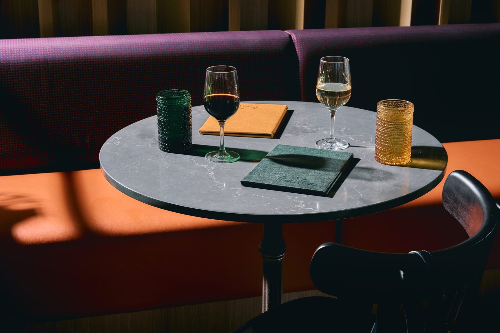 Discover Le Fou Fou, Montreal's premier food hall! With 12 culinary concepts, 3 bars, groundbreaking tech, and vibrant events, it’s a feast for the senses.