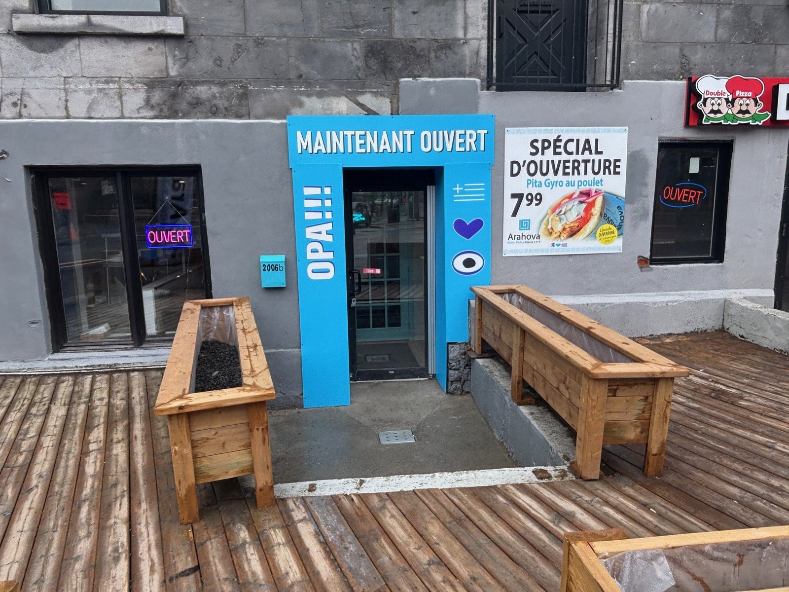 Arahova opens its 13th franchise in Montreal’s Latin Quarter. A 24/7 spot with classic Greek dishes, patio seating, take-out, and a rich legacy since 1971.