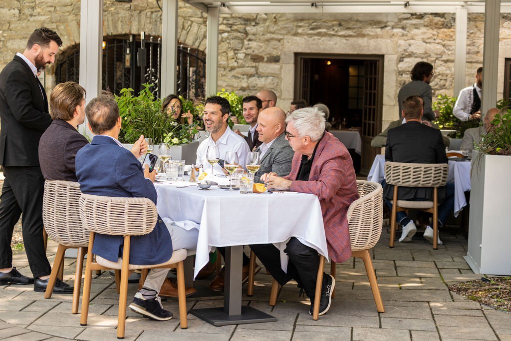 Gibbys Restaurant in Old Montreal unveils its charming terrasse and new lunch service, blending historic elegance with a refined, unforgettable dining experience.