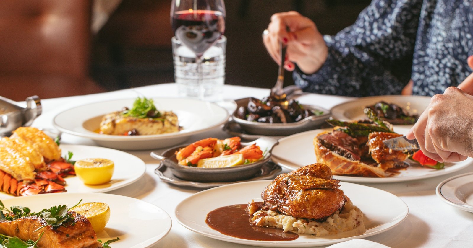 Gibbys Restaurant in Old Montreal unveils its charming terrasse and new lunch service, blending historic elegance with a refined, unforgettable dining experience.