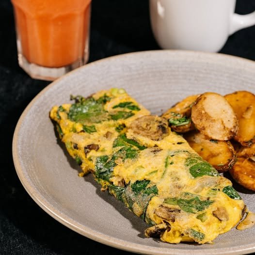 Whether you're craving brunch classics, globally inspired lunch options, or a relaxed dinner with friends, Eggspectation Downtown Toronto serves it all—with eggspectacular flair.