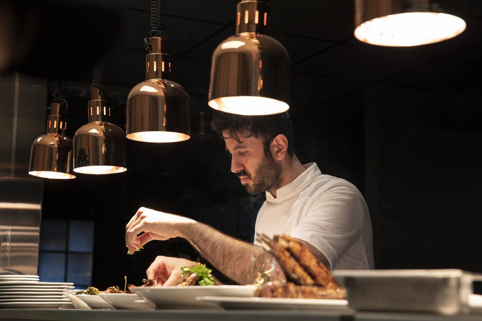 Montreal’s legendary Moishes Steakhouse returns at Victoria Square, offering USDA Prime steaks, gourmet seafood, and an unforgettable fine dining experience.
